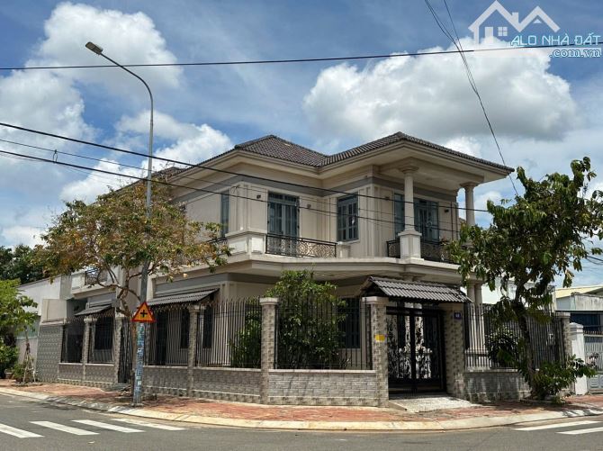 Bán Biệt Thự DT: 10x20 Giá: 8tỷ600 triệu, PHƯỜNG LONG TÂM, THÀNH PHỐ BÀ RỊA