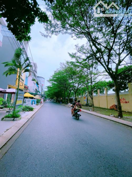 Bán nhà lầu bên hông Bệnh Viện Đồng Nai, Tam Hòa, Biên Hòa, 72m2, giá 7 tỷ 950. - 1