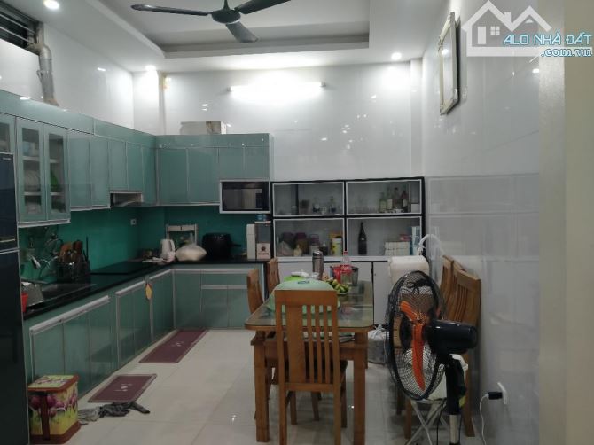 Văn La, Phú La, Hà Đông, Chính chủ gửi bán nhà 57m 3 tầng dân xây, 3 thoáng, chỉ hơn 8 tỷ - 1