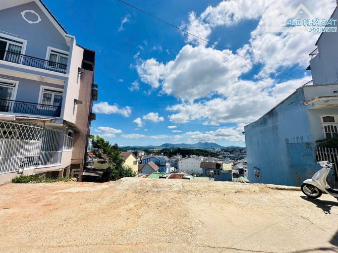 🏡"GIÁ TỐT" BÁN LÔ ĐẤT LIÊN KẾ,( NGANG HƠN 6M ) TẶNG NGÔI NHÀ NGUỒN THU 7TR/THÁNG - 1