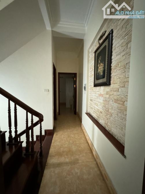 Cách 1 Nhà Ra P Thái Thịnh_7 Chỗ Vào Nhà_Ngõ Thông_Thoáng Trc Sau_DT 60m_MT4.3m_5T_25.9 Tỷ - 1