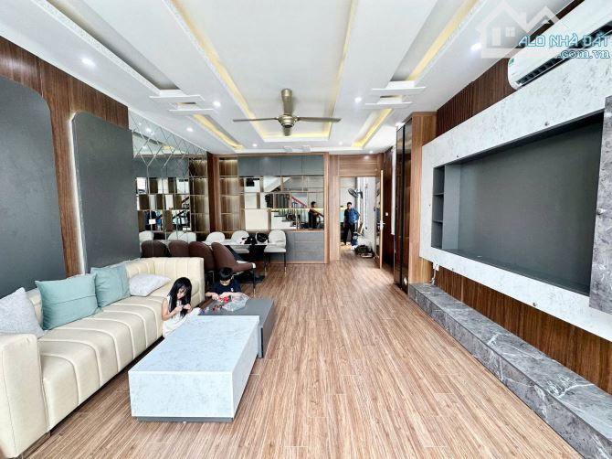 Bán Nhà Bát Khối KINH DOANH LÔ GÓC 2 THOÁNG VĨNH VIỄN GARA 7CHỖ 51M2 5T MT4.5 11.5 tỷ - 1