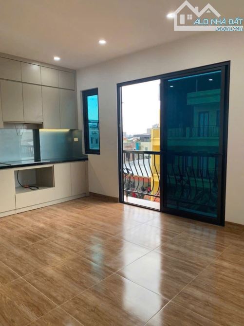 BÁN NHÀ NGÕ 63 TRẦN QUỐC VƯỢNG  NỘI THẤT ĐẸP .38 M2 GIÁ 6.35 TỶ. - 1