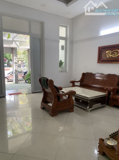 BÁN GẤP BIỆT THỰ CAO CẤP KHU NAM LONG - TRẦN TRỌNG CUNG, Q7 -CN 200M2- GIÁ CHỈ 29.5 TỶ - 1