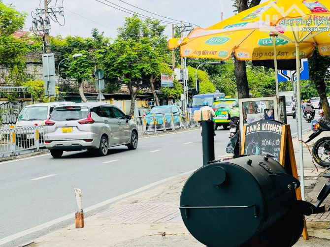 KÈO THƠM HIỆN HỮU VỊ TRÍ ĐẸP CÁCH  XE HƠI DI CHUYỂN CHỈ 7,8 CĂN NHÀ NHỎ DT KHỦNG BỀ NGAN - 1