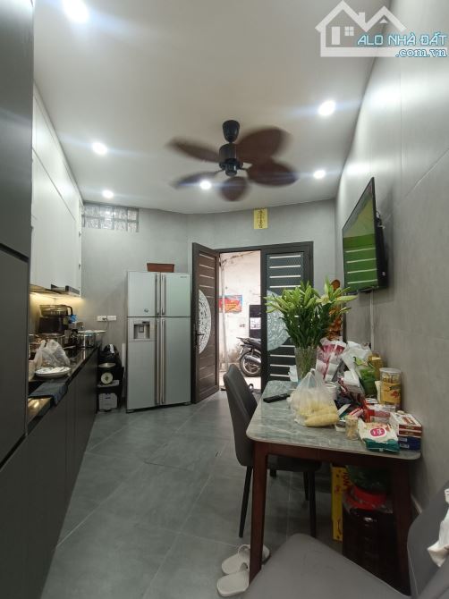 Cần bán nhanh nhà đẹp Đống Đa ngõ nông tiện ích đầy đủ 50 m2T chỉ 8,5 tỷ - 1