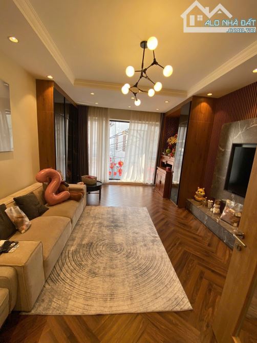 Bán nhà Nguyễn Sơn - Long Biên - Dt 40m 7t - 1