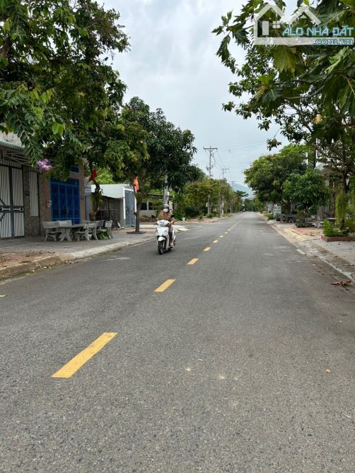 1 lô duy nhất 195m2 - KDC ngay MT Lê Duẩn , TTHC mới LT, Gần TTTM 113ha, SHR, Giá 1 tỷ 750 - 1
