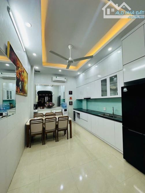 Nhà đẹp 5 tầng An Dương, ô tô con lùi cửa, sổ đỏ chính chủ - 1