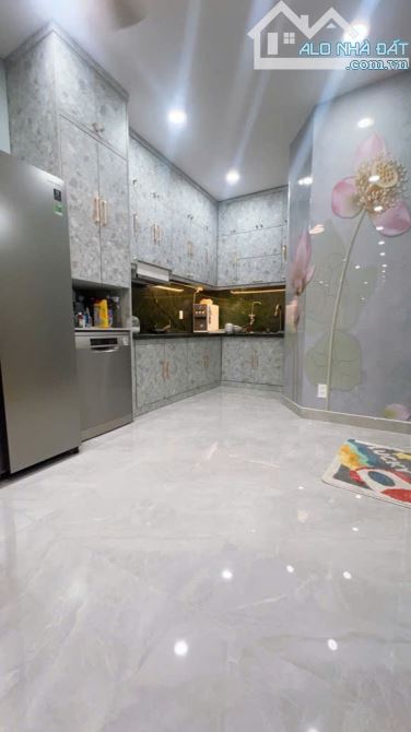 HXH Nguyễn Gia Trí (D2) - P.25 Bình Thạnh- 67m² ( 4.2m* 15,8m)- 4PN - Nở hậu - Chỉ 10 tỷ - 1