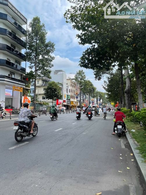 Bán nhà MT đường 3/2, Quận 10 - 162m2 (8.5 x 17m) - 5 Tầng TM - HĐT 220Tr/Th - Bán 65 Tỷ - 1