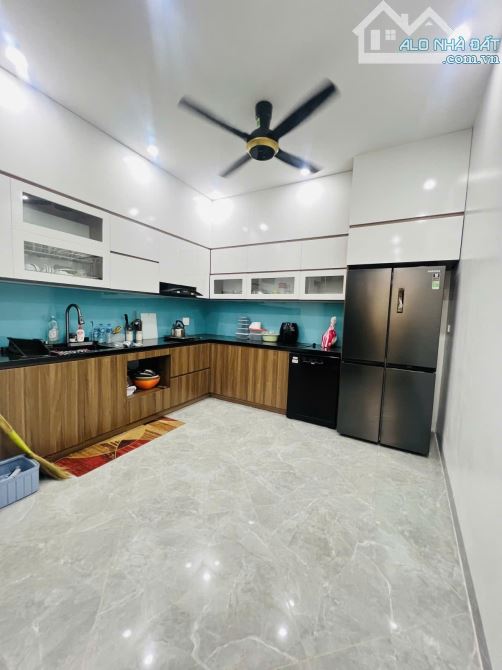 BÁN NHÀ CỰC ĐẸP SÂN CỔNG RIÊNG BIỆT 4 TÂNG THANG MÁY FULL NỘI THẤT65M 2THOÁNG CHỈ 11,8 TỶ - 1
