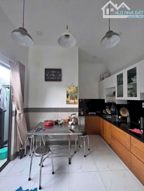 Bán căn nhà lầu 71,5m2 mặt tiền đường Hiền Vương, Thanh Hải, Phan Thiết - 1