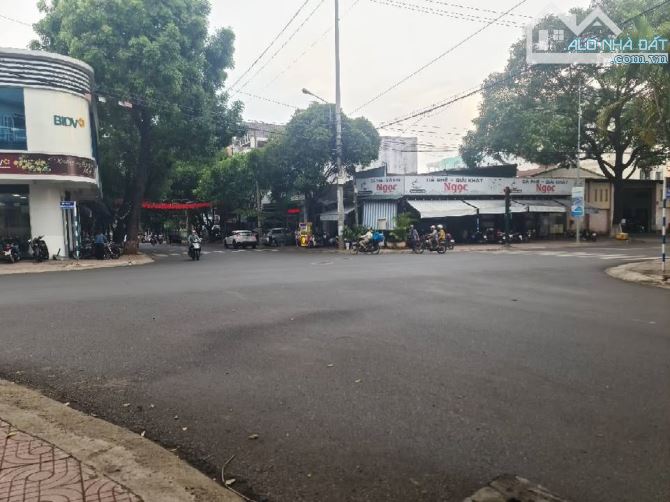 💥  NHÀ PHỐ CŨ HOÀNG DIỆU 230M2, 4PN, 4WC, PHÁP LÝ ĐẦY ĐỦ. 17 TỶ 8 - 1