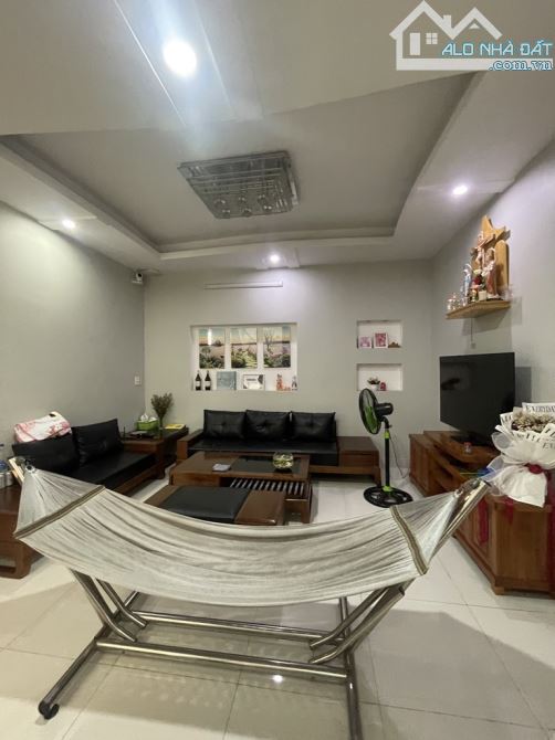 NHÀ 3 TẦNG - CÁCH MẶT TIỀN ĐƯỜNG HUỲNH TẤN PHÁT 17M  70M2 CHỈ 5,45 TỶ - 1