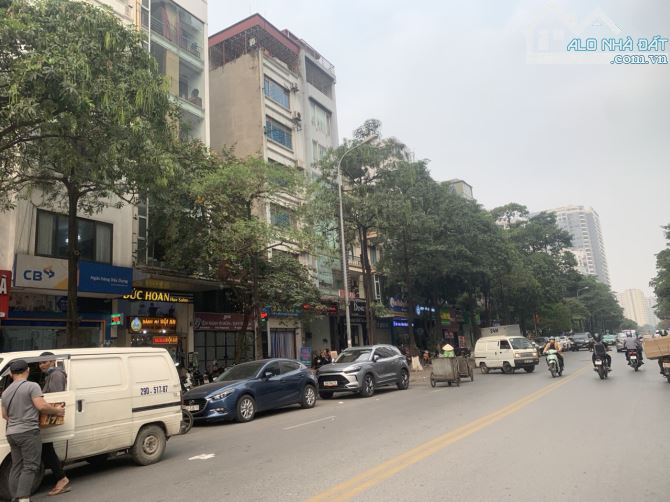 Bán gấp nhà phố Duy Tân 48m2, 2 thoáng, vỉa hè 6m, 3  ô tô tránh, kinh doanh giá 22 tỷ. - 1