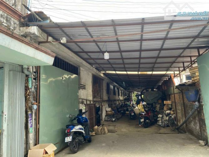 Nhà xưởng hẻm một xẹt thông 6m đường Mã Lò, 14x50m nở hậu 25m tổng diện tích 838m2 - 1