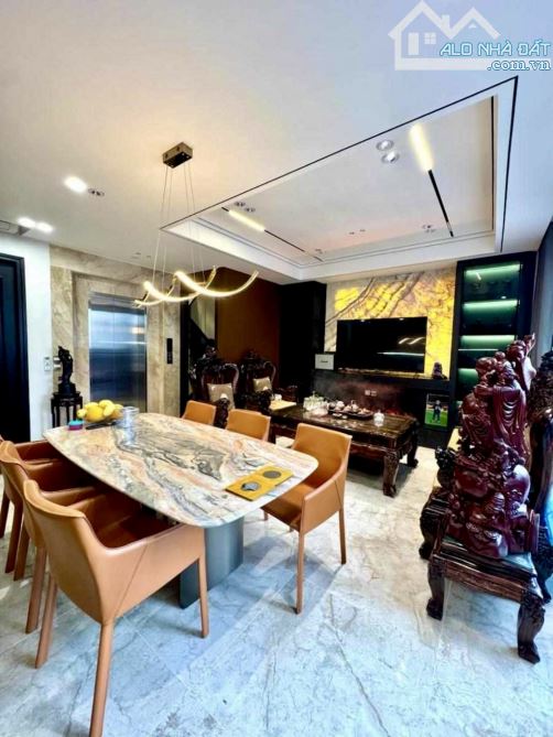 Bán nhà Ngọc Lâm 6 tầng 52m gara oto, thang máy, gần phố giá hơn 17 tỷ - 1