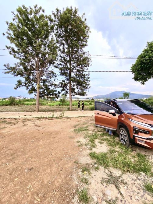 ✨ 300M2 (Ngang 10M x Dài 30M) có 130M2 ĐẤT Ở, cách SB Liên Khương chỉ 10