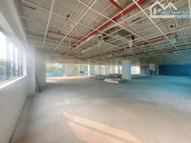 CHUYỂN NHƯỢNG TOÀ VĂN PHÒNG HẠNG B - SHOPHOUSE LẠC TRUNG 1235m2 - 10T - MT 50m - 350 TỶ - 11