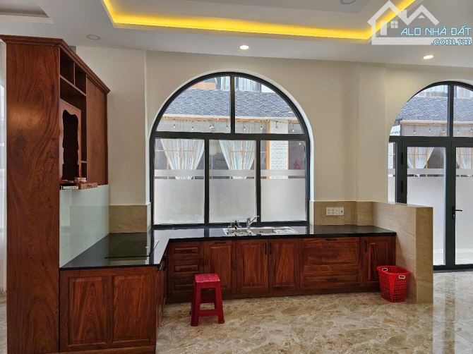 🏨 Khách Sạn 2 mặt tiền, Đã hoàn công,Tặng Full nội thất 9 phòng KD Hồ Xuân Hương 500 mét - 10
