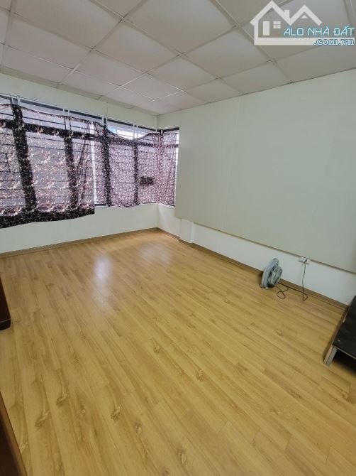 Gần phố, 2 thoáng nhà Hàng Bún - Ba Đình 30m2 x 4 tầng, mặt tiền 3.9m, chỉ 13.5 tỷ. Có TL - 2