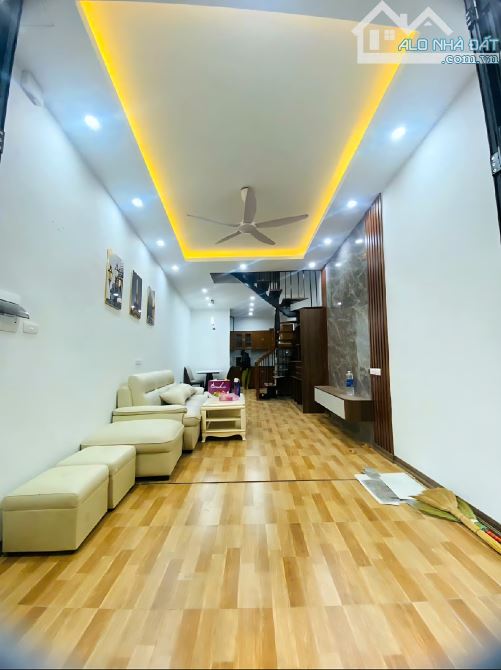 QUANG TRUNG HÀ ĐÔNG-3 TẦNG-PHÂN LÔ - Ô TÔ 16 CHỖ ĐỖ CỬA - FULL NỘI THẤT - 20M RA MẶT PHỐ - 2