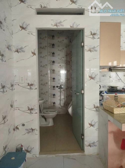 Nhà bán: đường Lê Thiệt. Q Tân Phú, DTSD 112,5m2. Nở hậu. 2 tầng. Giá bán 13,5 tỷ - 2