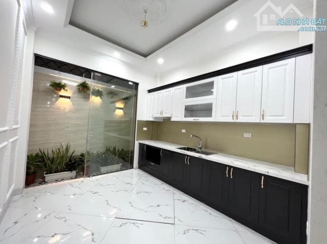 BÁN NHÀ PHỐ THÁI THỊNH ĐỐNG ĐA 61m X5 TẦNG - MẶT TIỀN 3.5m - GIÁ: 14 TỶ - 2
