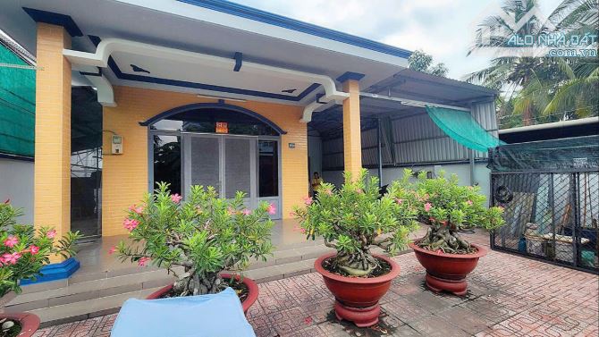 Chính chủ lớn tuổi cần bán nhanh nhà C4 - 360m2 full thổ, HXH Bùi Công Trừng, chỉ 18tr/m2 - 2