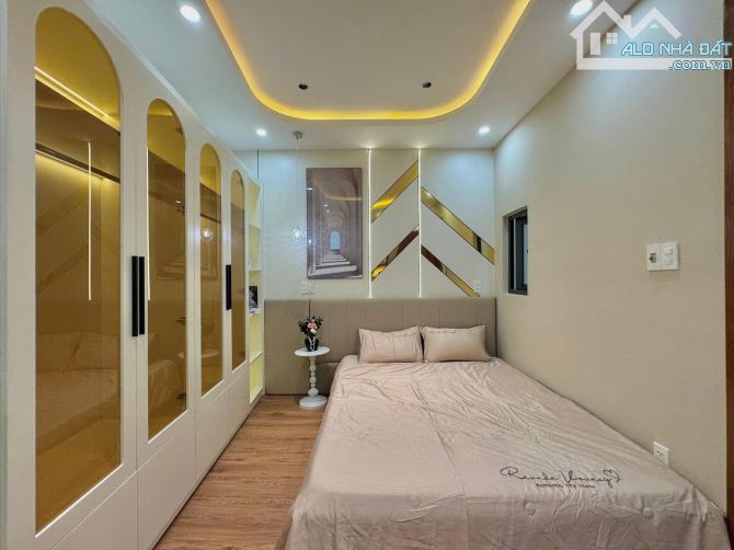 TIẾP TỤC RA LÒ NÓNG HỔI 4 CĂN NHÀ 5Tx32m2, CẠNH TRƯỜNG TIỂU HỌC, CHỢ BIÊN GIANG - 2