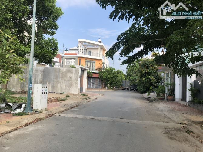 Đất xây biệt thự 14x41m (570m2) sổ hồng riêng - sát Quốc Lộ 13 - giá đầu tư - 2