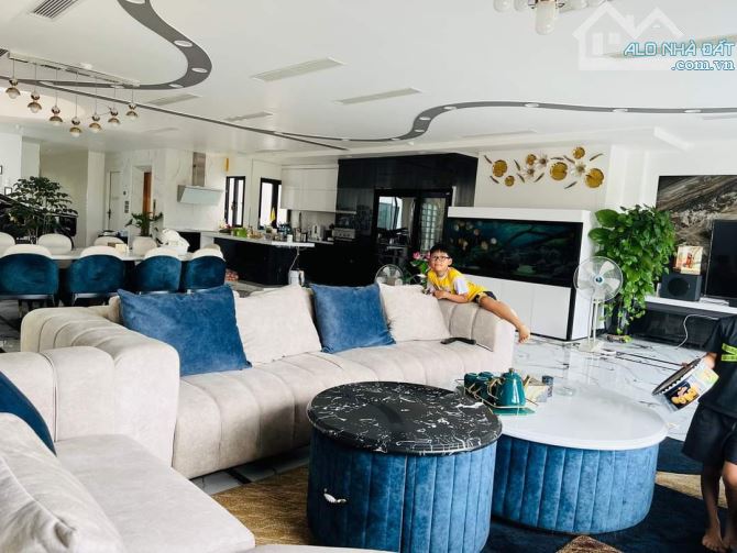 🌟🌟MẶT PHỐ - 10 TẦNG 2 HẦM - CHO THUÊ 400TR/THÁNG - 250M2 MT 10M - 2