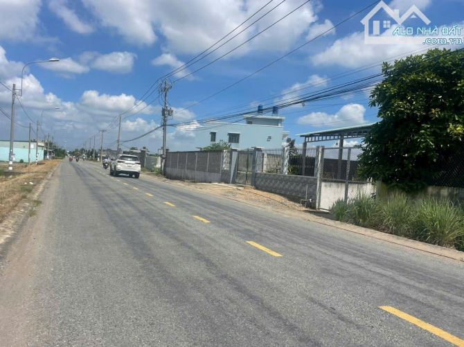 Bán 1.900m2 thổ cư, mặt tiền Container Tỉnh lộ 833B cạnh Quốc lộ 1A. Giá 13.5tr/m2 - 2