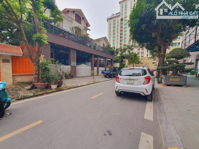 Biệt Thự KĐT Mới Dịch Vọng, 5 tầng, vỉa hè kinh doanh, 307m, 90 Tỷ - 2