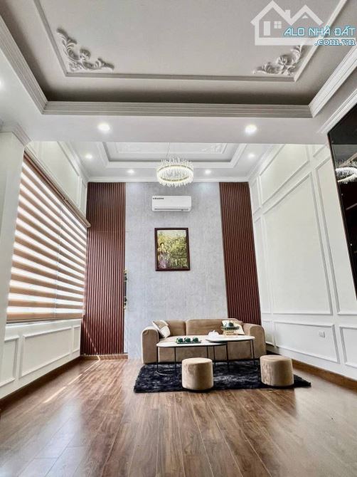 NHỈNH 18 TỶ, NHÀ PHÂN LÔ, Ô TÔ, NGUYỄN VĂN HUYÊN, CẦU GIẤY, DT 50M ,7 TẦNG, MT 4M - 2