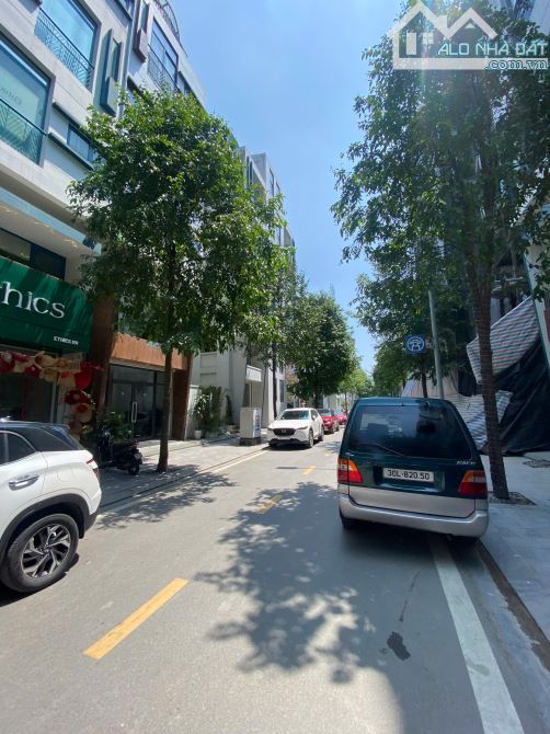 Cho thuê liền kề Galaxy Vạn Phúc – Tố Hữu.DT : 100 M * 6 Tầng.MT : 6 M.Chia phòng.giá 36t - 2