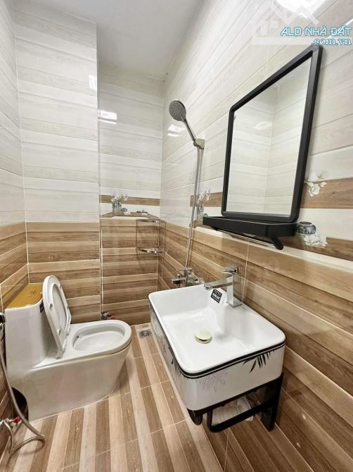 Bán nhà 3 tầng - hẻm xe hơi đường số 4 giáp Tân Phú - 50m2 - chỉ 3.45 tỷ - 2