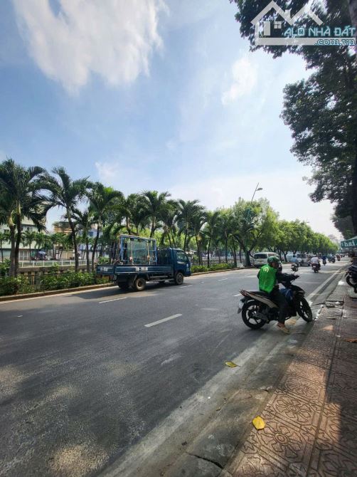 Mặt Tiền Hoàng Sa, View sông thoáng mát ngang 4 x 10m, 5 lầu chỉ 12.5 tỷ - 2
