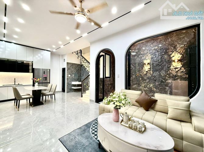 ❤️ SIÊU PHẨM XÂY MỚI 3 TẦNG - KIỆT LÊ DUẨN - PHỐ THỜI TRANG TRUNG TÂM TP ❤️ - 2