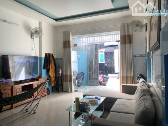 bán nhà An Phú Đông  quận 12 – 2 tầng - hẻm xe tải - diện tích 4.5x12m- Giá 4 tỷ - 2