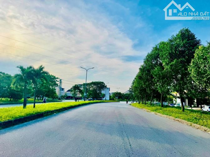 BÁN ĐẤT KÈM KHO XƯỞNG ĐÔNG NAM THUỶ AN - 2