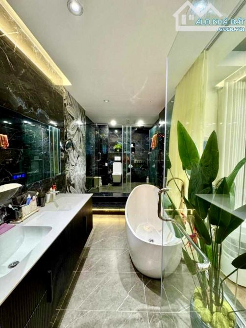 Bán nhà Ngọc Lâm 6 tầng 52m gara oto, thang máy, gần phố giá hơn 17 tỷ - 2