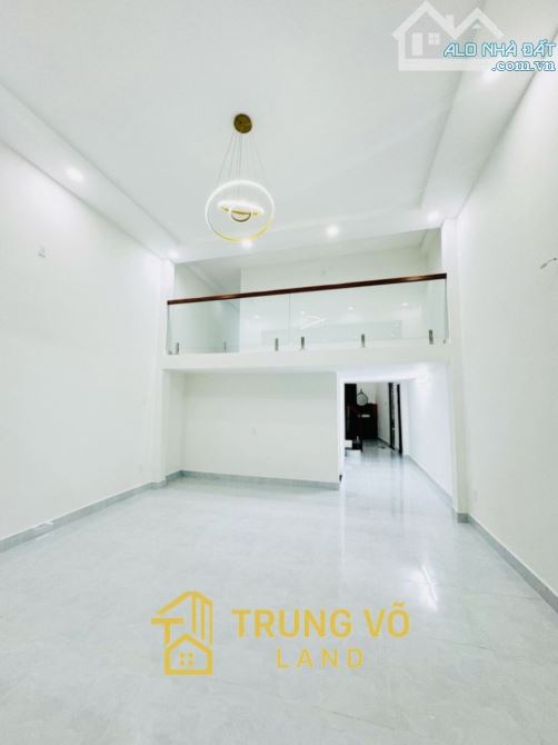 🏡 Bán nhà CMT8, Q.10, 7 PN trung tâm, 8.x tỷ! - 2