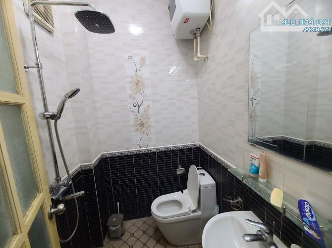 Bán mặt phố Văn Chương Đống Đa. Sổ vuông 34m, 5 tầng MT7m Giá 14 tỷ Ngõ 2 ô tô+Kdoanh tốt - 3
