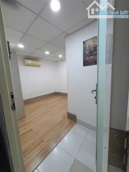 Bán nhà HXH, 4x8m nở hậu, đường Lạc Long Quân, phường 8, quận Tân Bình, giá 3.x tỷ - 3