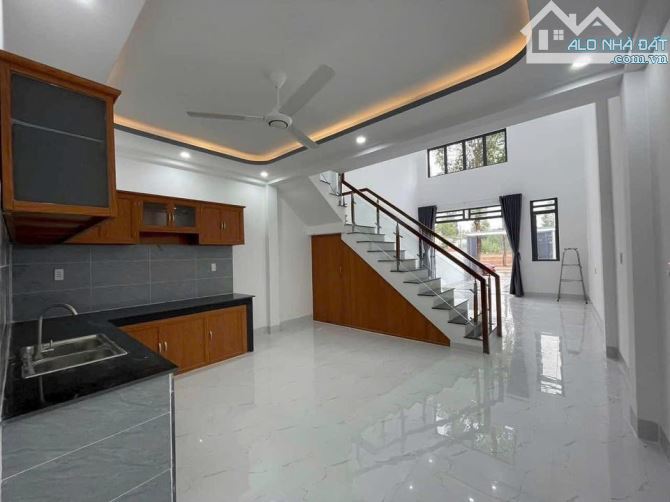 Chỉ 400tr mỗi tháng góp 7tr, Nhận nhà 1 Trệt 1 Lửng Đúc Sân Xe Hơi gần Cây Xăng Đức Hưng - 3