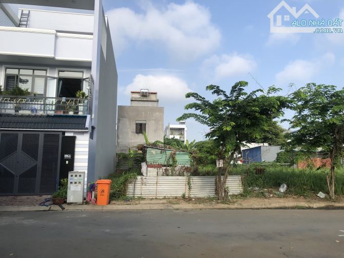 Đất xây biệt thự 14x41m (570m2) sổ hồng riêng - sát Quốc Lộ 13 - giá đầu tư - 3