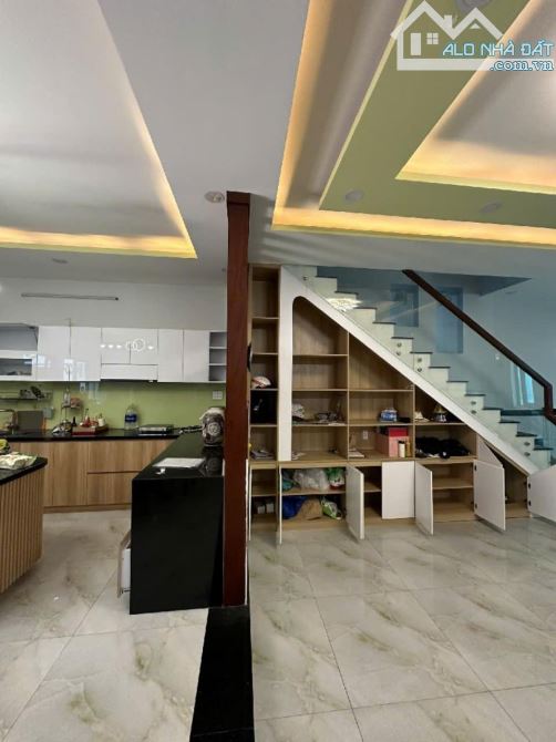 BÁN NHÀ MẶT TIỀN CHỢ HÒA BÌNH, QUẬN 5 – VỊ TRÍ KINH DOANH ĐẮC ĐỊA – THU NHẬP ỔN ĐỊNH - 3