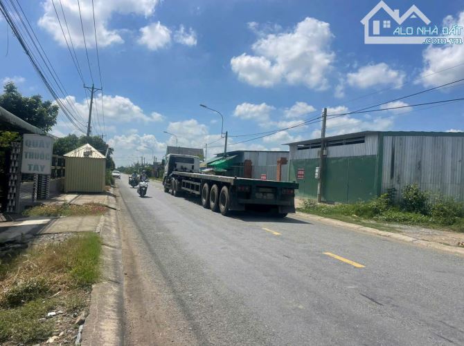 Bán 1.900m2 thổ cư, mặt tiền Container Tỉnh lộ 833B cạnh Quốc lộ 1A. Giá 13.5tr/m2 - 3
